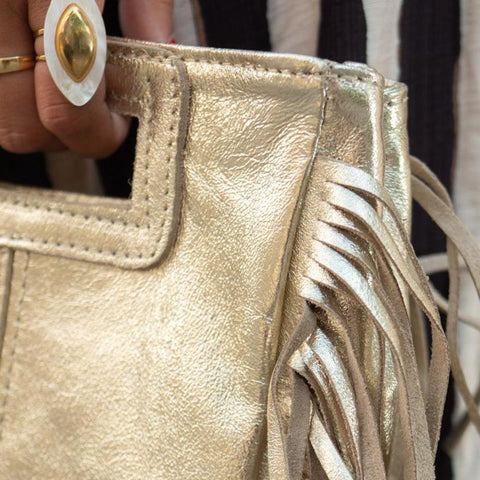 Bolso de Piel Metalizado Dorado con Flecos