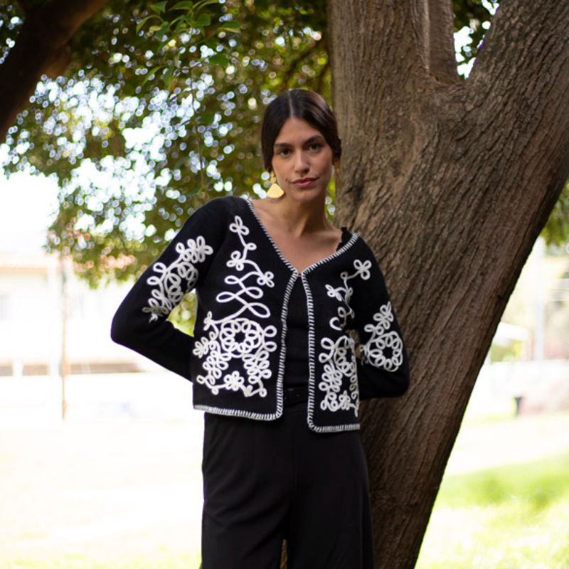 Chaqueta bordada con detalles  estilo boho chic